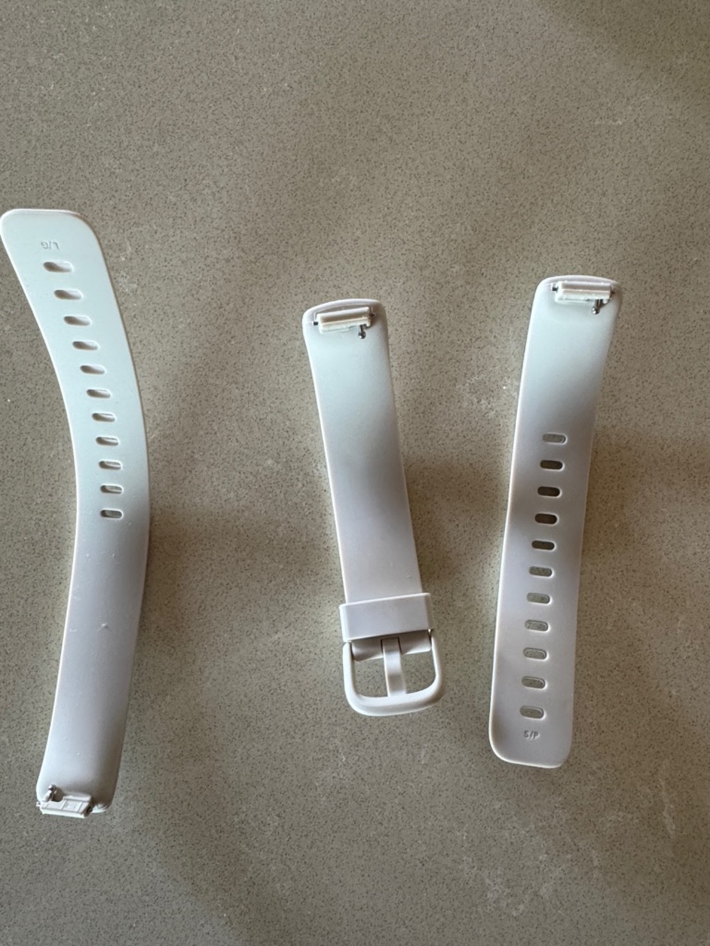 fitbit Inspire 2 Fitness Tracker - Lunar White Band with Black Display NEW! - Picture 9 of 10